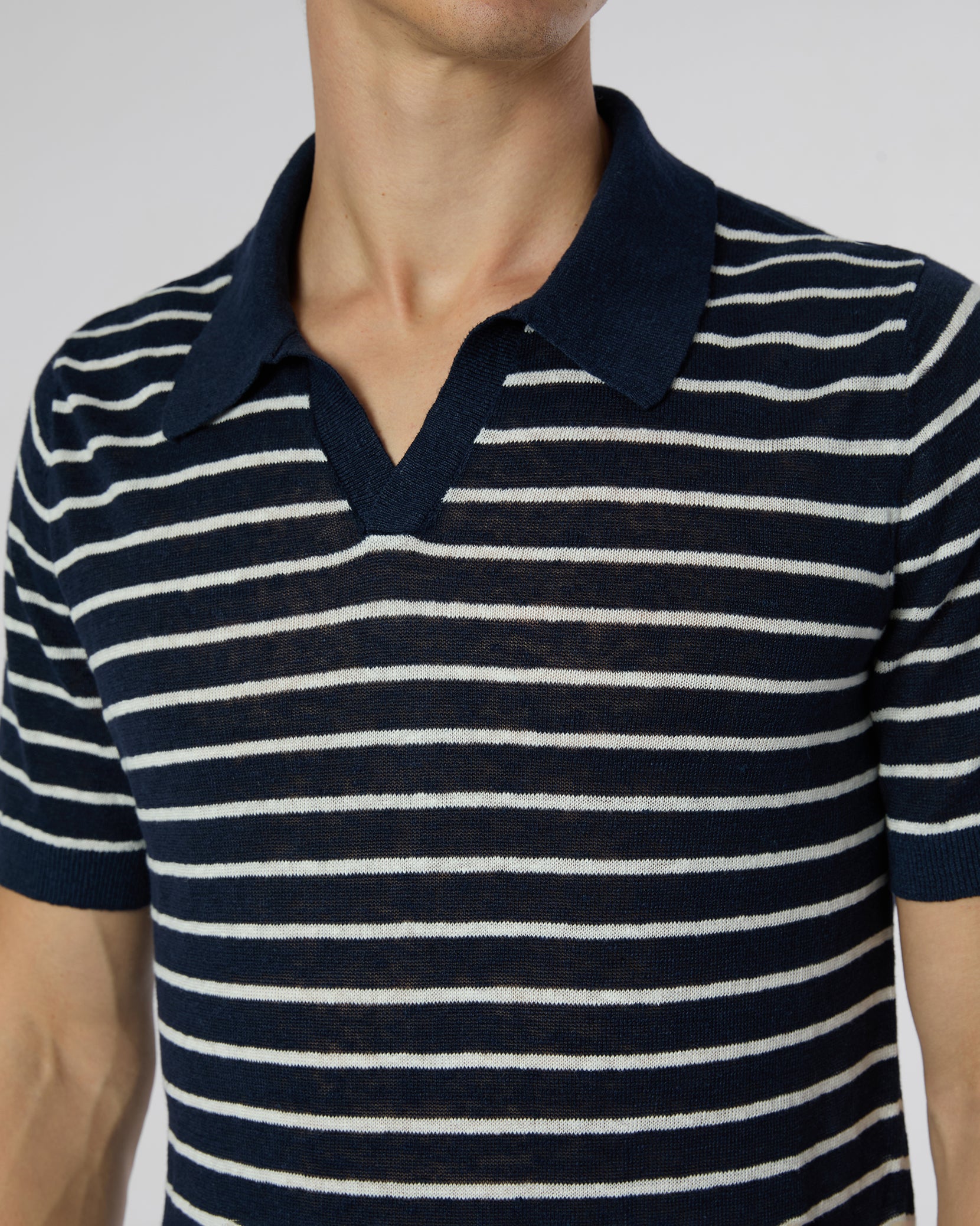 Deep Navy/White