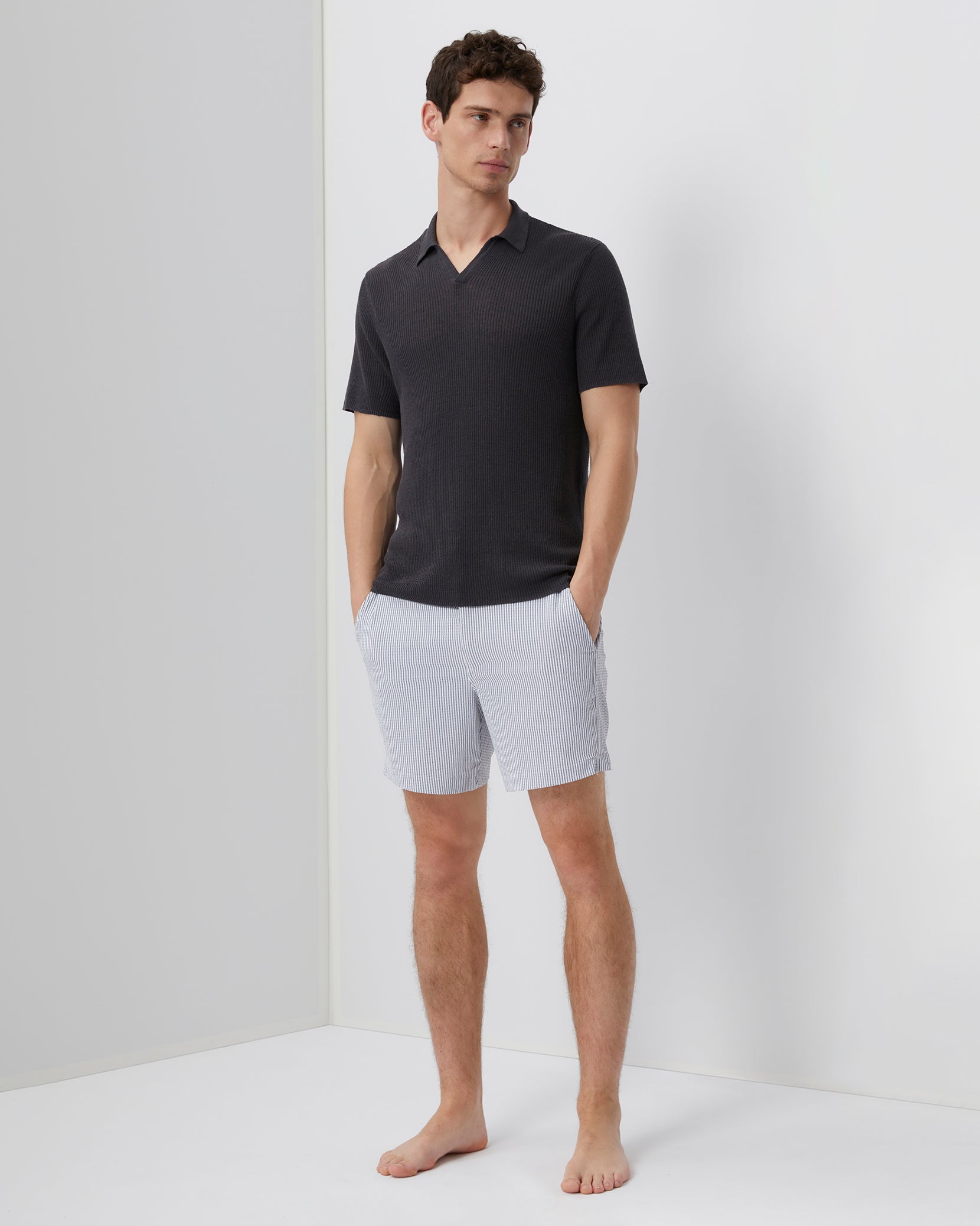 完売品　REGULAR COLLARS POLO Mサイズ Tang Mandarin Collar V-Neck Polo with flower detail