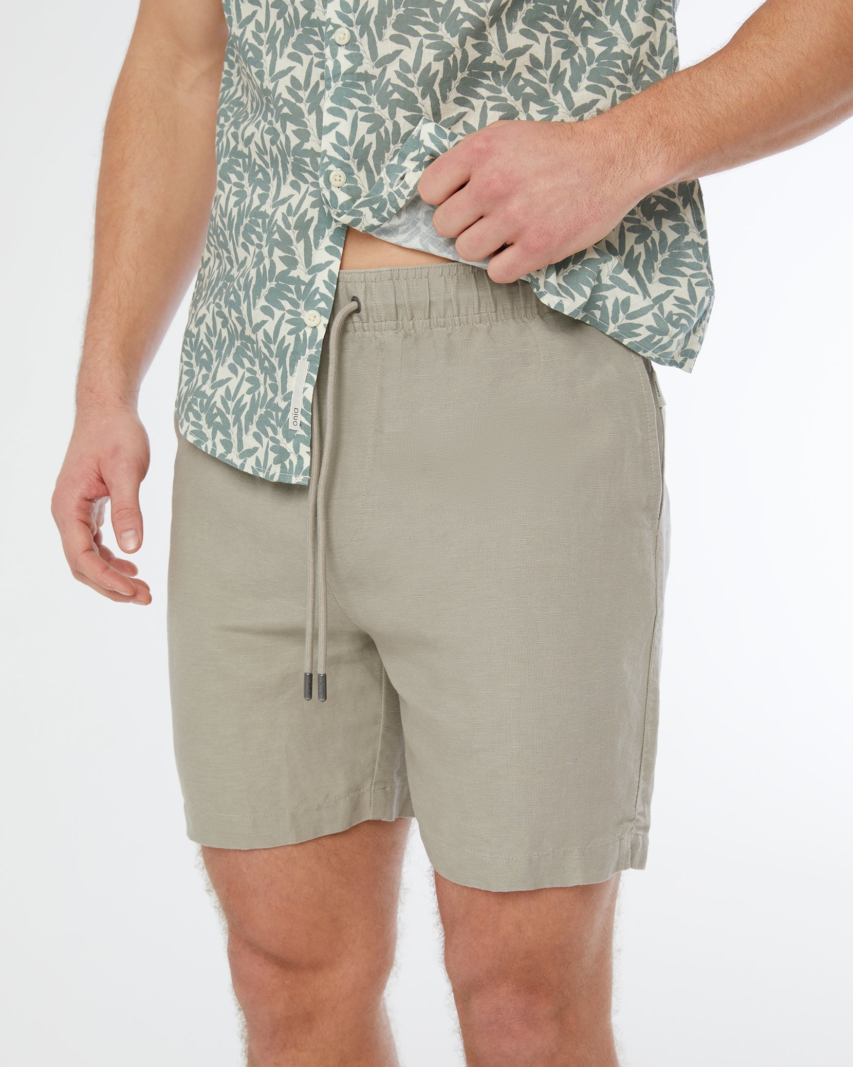 Onia Stretch Linen Pull On Cargo 2024 Short