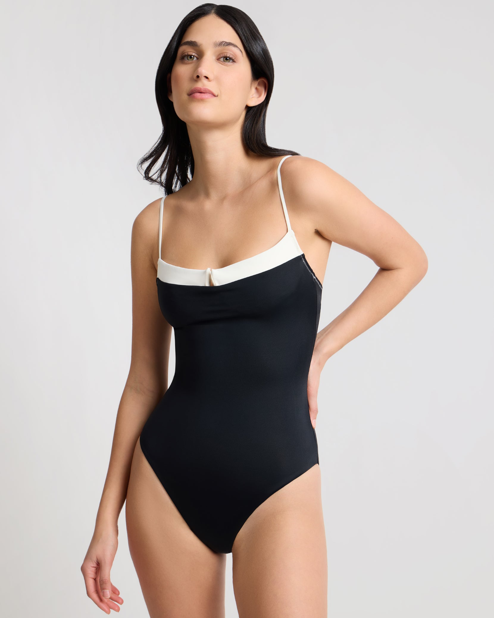 Melanie One Piece – onia