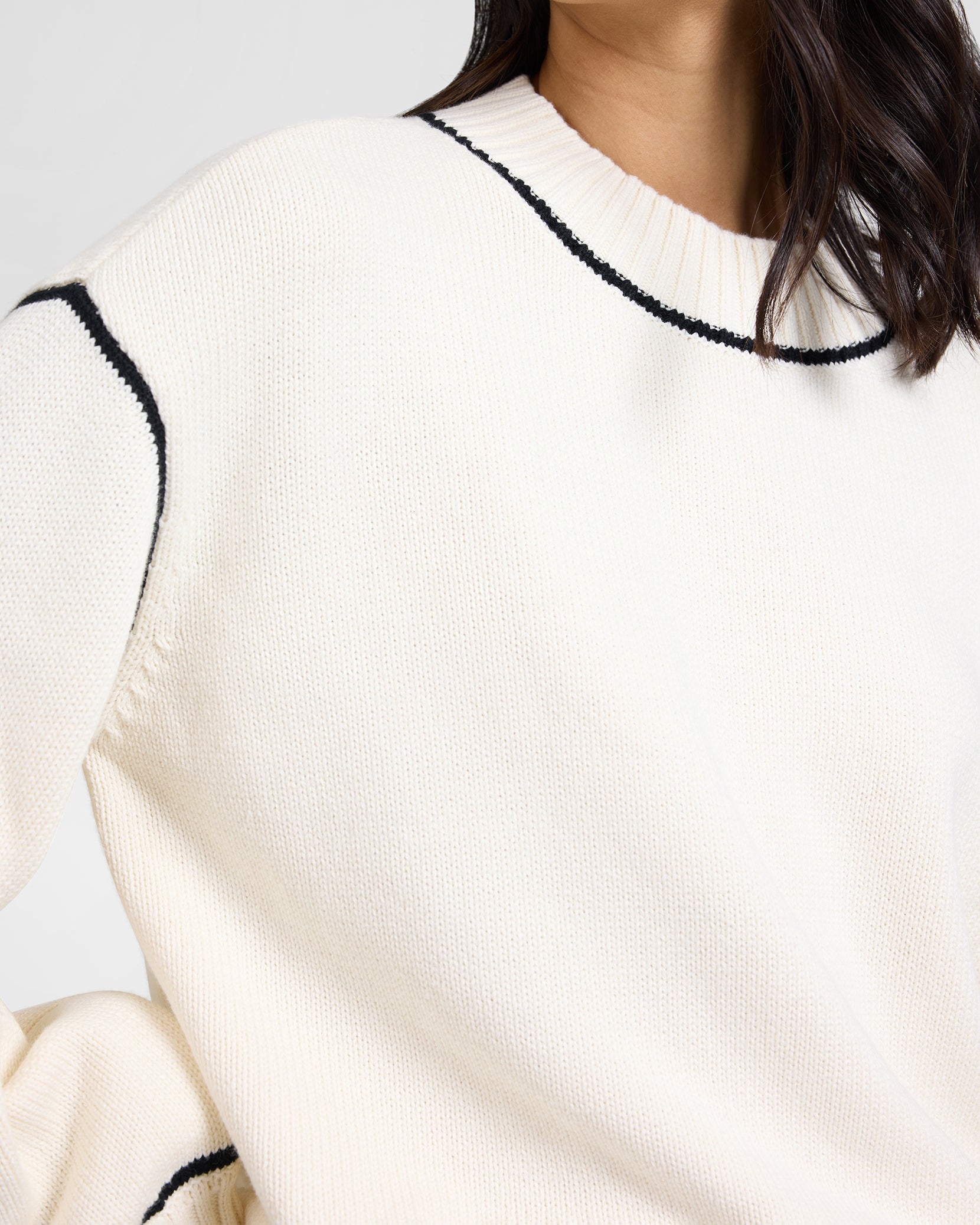 Off White/Black