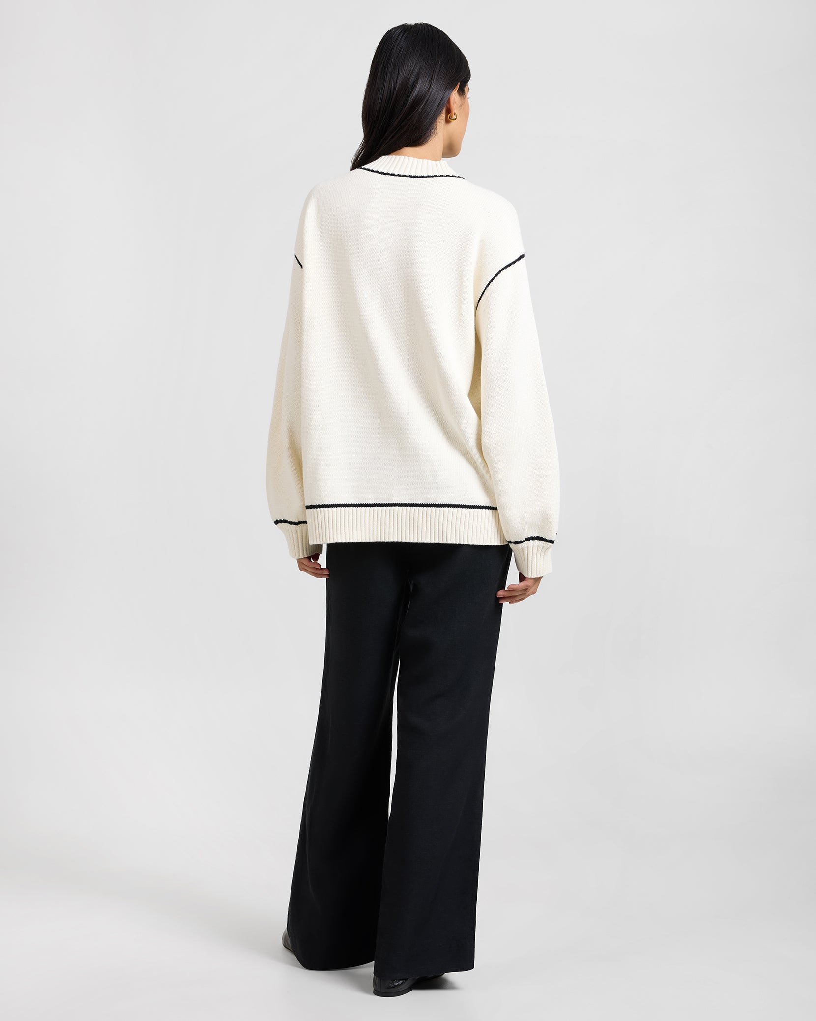 Off White/Black