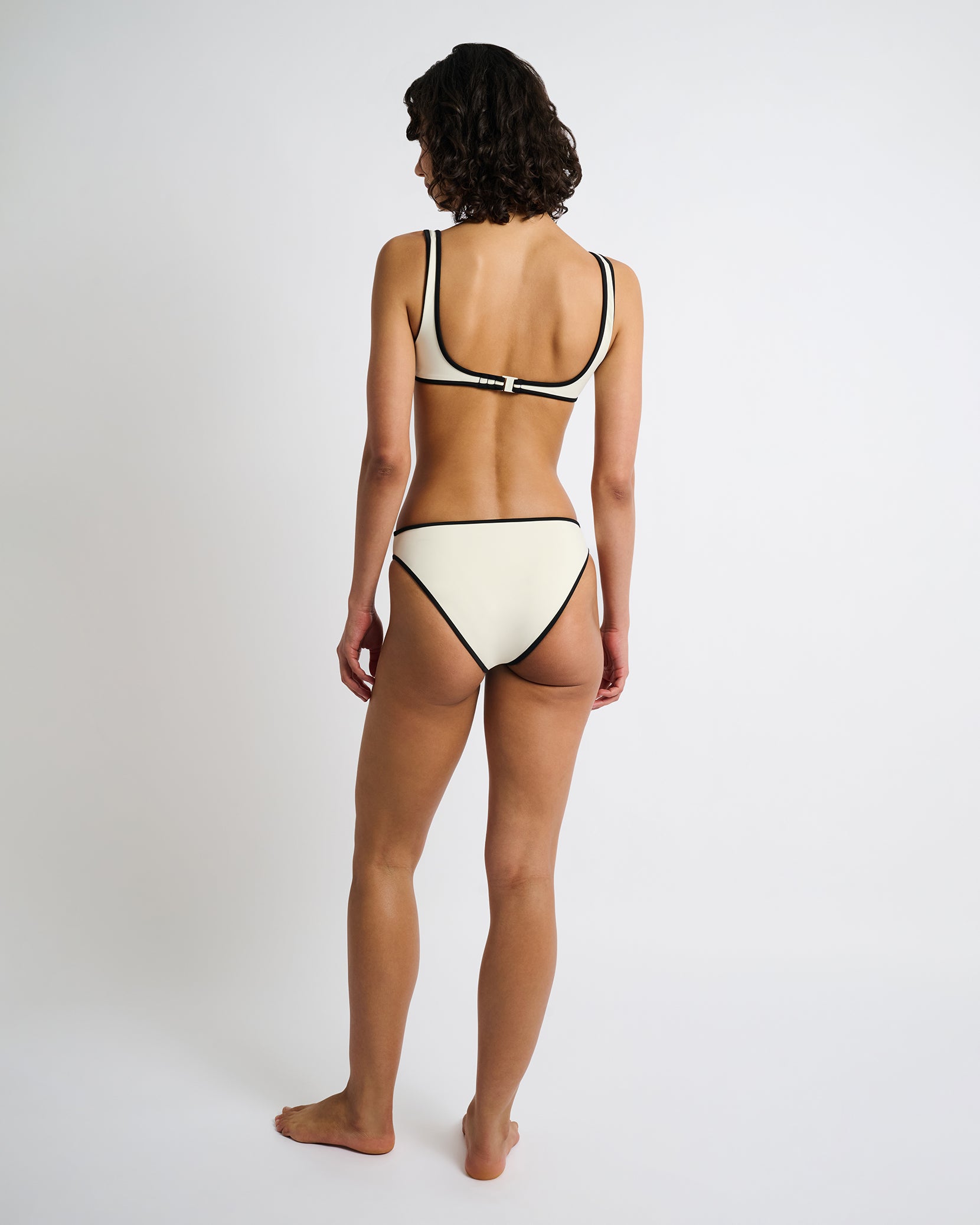 ビキニ So Biquinis*ACONCHEGO collection*CALLIE TERRA COTA SIMKHAI Joelle Triangle Bikini Top in Terracotta | REVOLVE