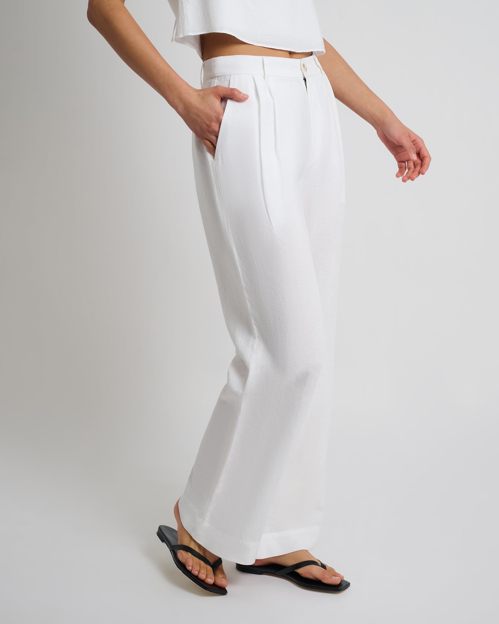 Air Linen Pleated Trouser