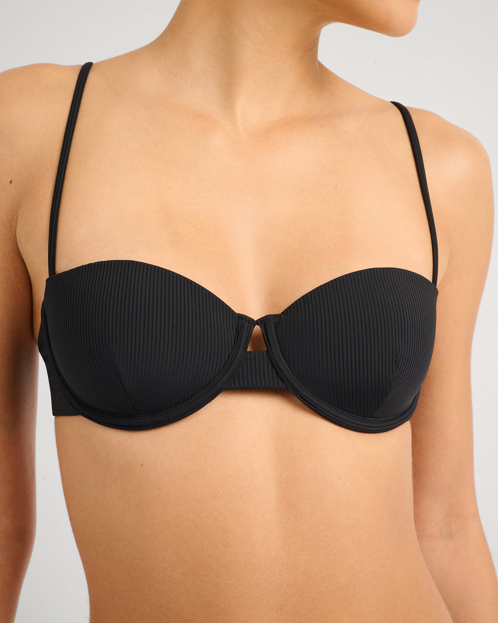 SEEA MUNDAKA BIKINI TOP 新品未使用　Sサイズ prld.xlg?partno=54097&width=