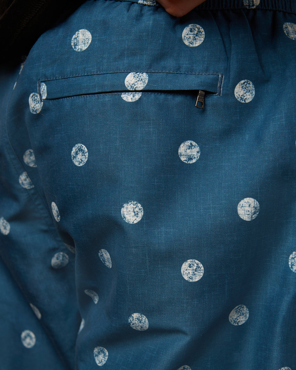 Dark Blue/White